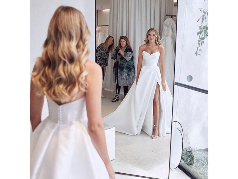 Wedding Dress Wedding Dress Carousel 1