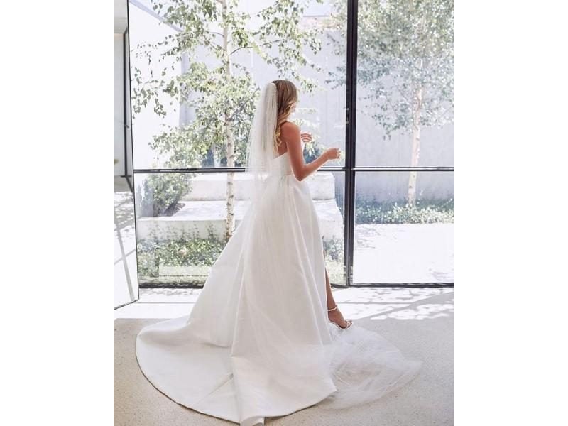 Wedding Dress Wedding Dress Carousel 2