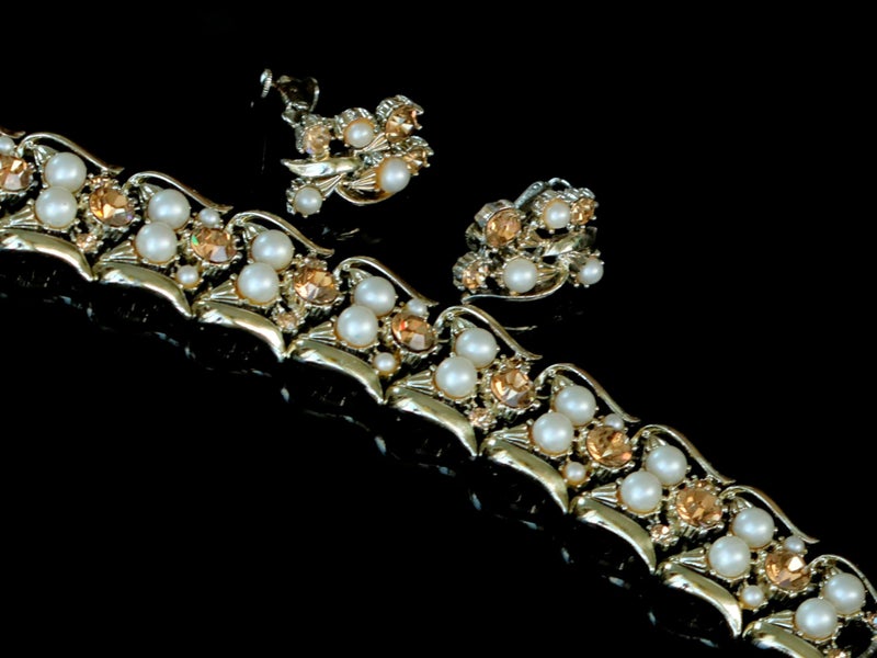 Vintage Signed Coro Bracelet e/r set faux Peal Champagne Crystal Links 1950s Carousel 1