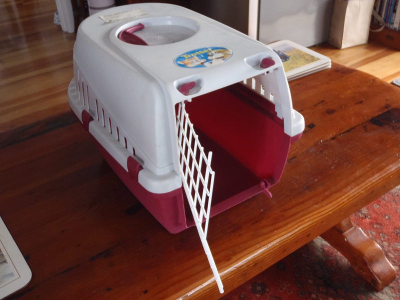 Small Dog or Cat Carry Cage Carousel 2