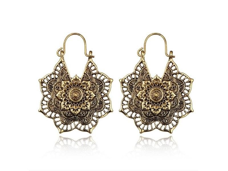 Hoop Earrings Carousel 1