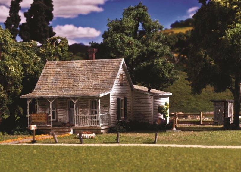Woodland Scenics Ho Old Homestead (Lit)* Carousel 2