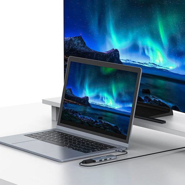 UCD32U7 7 In 1 USB-C 3.2 Gen2 Hub With 8K Video 10G Carousel 5
