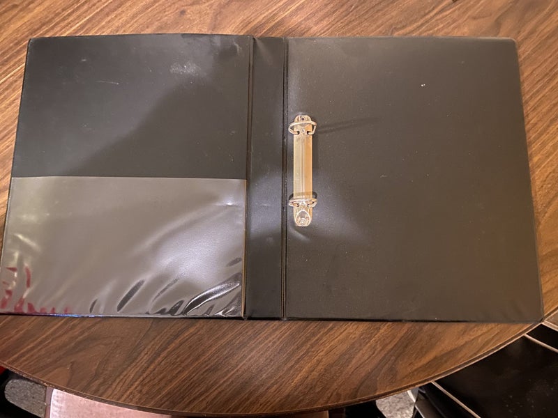 Black Ringbinder Carousel 1
