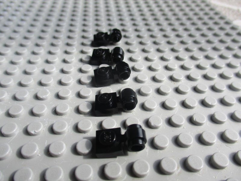 1x1 Black Plates with Side Stud x 5 Carousel 1