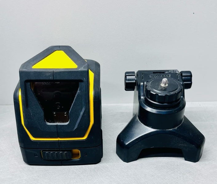 DEWALT DW0811-XJ 360 Cross Line Laser Carousel 2