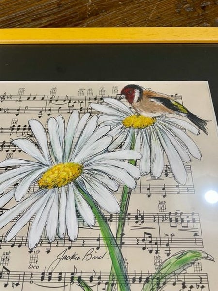 A fabulous & quirky ORIGINAL Jackie Bird Acrylic Goldfinch on Shasta Daisy62854319809666112