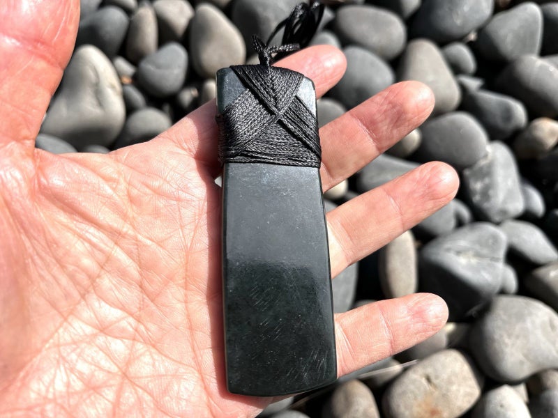 Lashed Dark Green Greenstone Nephrite Jade Maori Toki X-Long 97mm Carousel 2