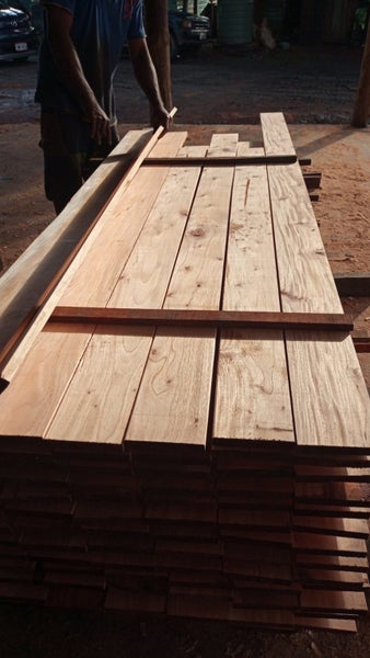 DECKING SECONDS- MAHOGANY $6.95/135x19 Carousel 1