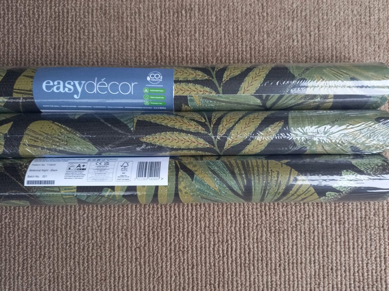 Wallpaper. Botanical Night - Black. 4 roll bundle Carousel 2