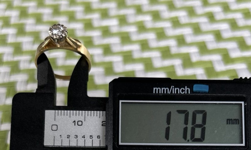 18ct yellow gold diamond solitaire ring . Carousel 7