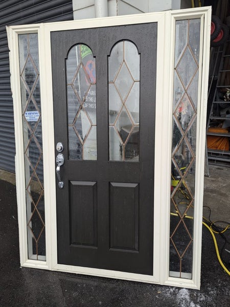 Timber entrance door unit in Ali frame - lead light - 1520 w x 2050 h628632433016331123