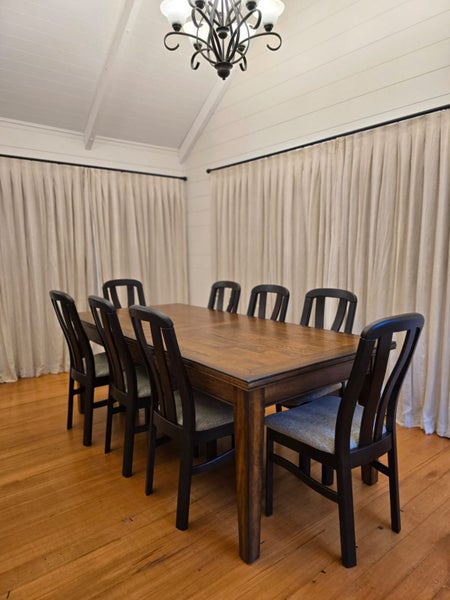 Dark Oak Extendable Dining Table62933735906818114