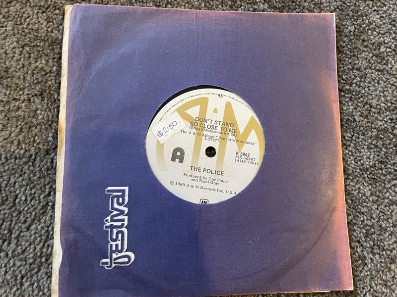 The Police - Don't stand so close to me & Friends - 7" VINYL Carousel 1