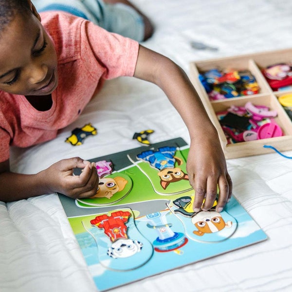 Melissa & Doug: Paw Patrol - Magnetic Pretend Play Carousel 2