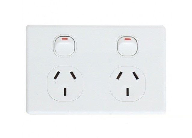 DOUBLE POWER POINT - INOVO 10 AMP - HORIZONTAL Carousel 1