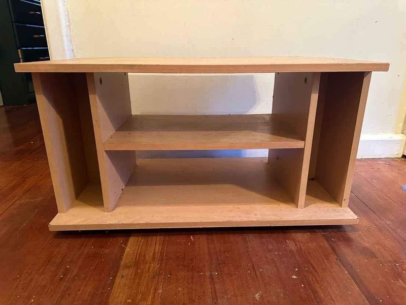 Corner TV stand Carousel 1