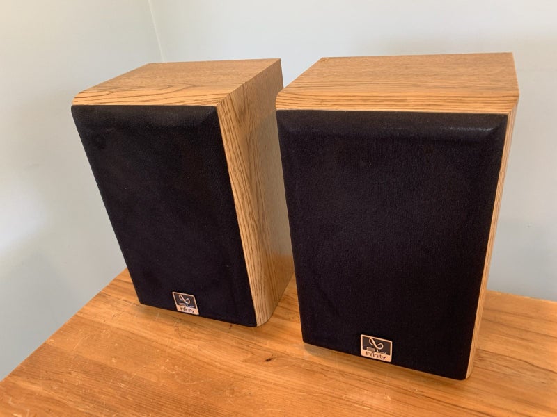 Beautiful Infinity SL-10 Bookshelf Speakers - Excellent Condition! Carousel 2
