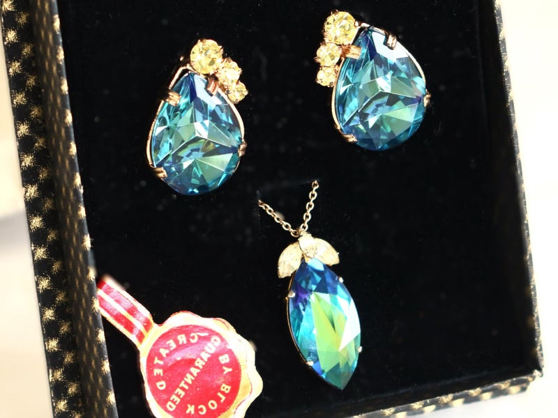 Vintage 50s Boxed Set Crystal Statement Earrings & Pendant in Vitrail Peacock Carousel 1