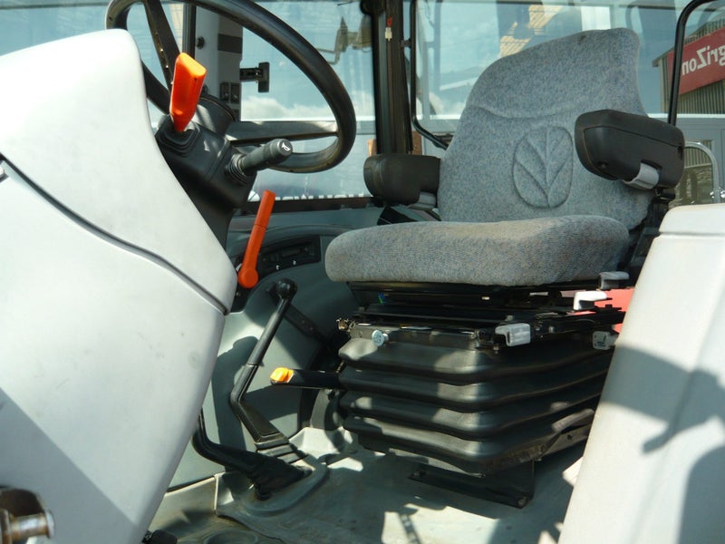 2006 New Holland TL90A Carousel 2