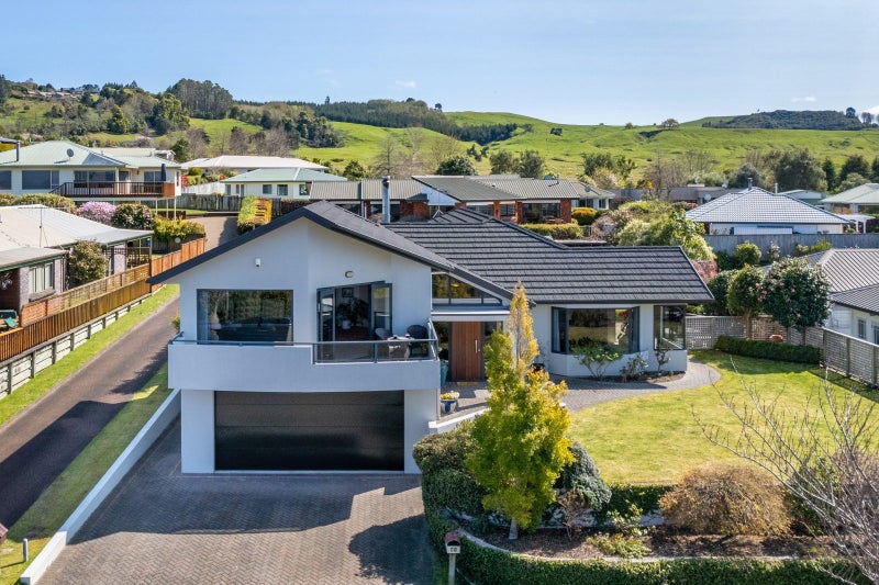 27 Kinder Street, Acacia Bay, Taupo, Waikato