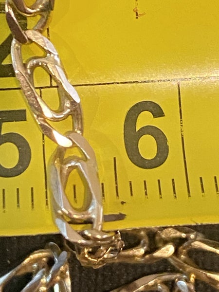 Gorgeous 9 ct Gold Chain Carousel 8