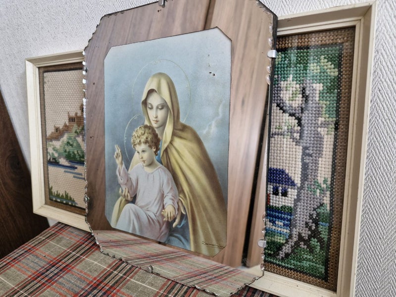 Retro framed cross stitch. Carousel 6