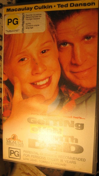 VIDEO VHS - GETTING EVEN WITH DAD Carousel 1