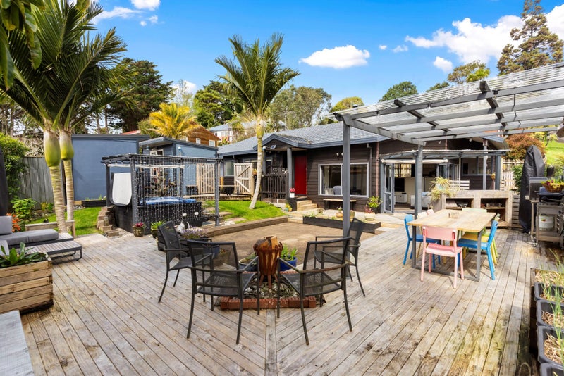 109E Glengarry Road, Glen Eden, Waitakere City, Auckland