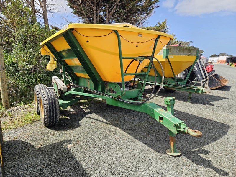 Used 4T Sam Fertiliser Spreader ($21,000+gst) Carousel 1
