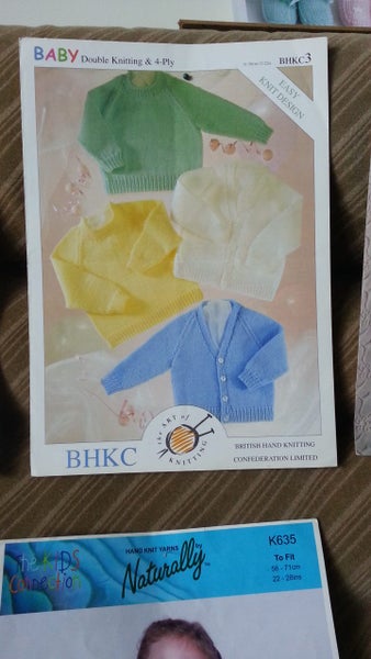 BABIES SWEATER & CARDIGAN KNITTING PATTERN Carousel 1