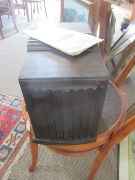 SKYSCRAPER DECO VALVE RADIO .c1930'S . WORKING Carousel 8