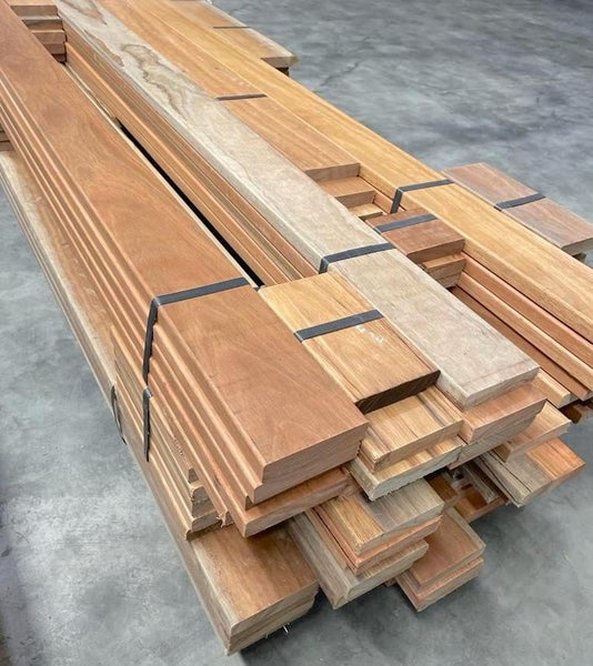 SPOTTED GUM DECKING, PRE-OILED, KD, PREMIUM SMOOTH, 140 x 19mm - 336m - 754346 Carousel 2