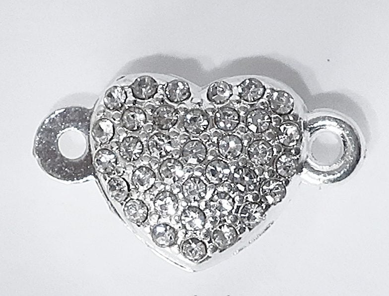A QUALITY SILVER HEART MAGNETIC CLASP Carousel 1