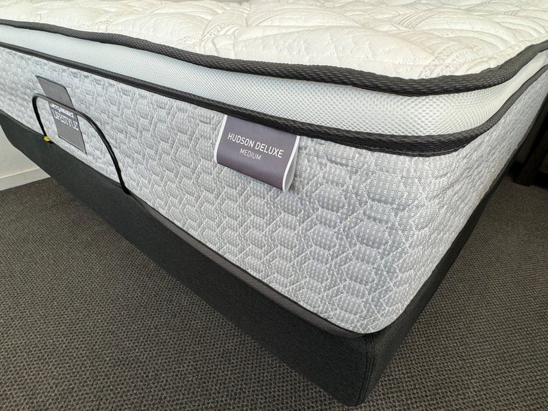 ** Brand New Sleepmaker Adjustable Queen Bed & Mattress ** Carousel 2