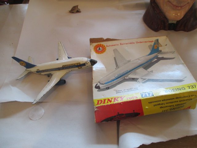 DINKY BOEING 737 . #717 Carousel 5