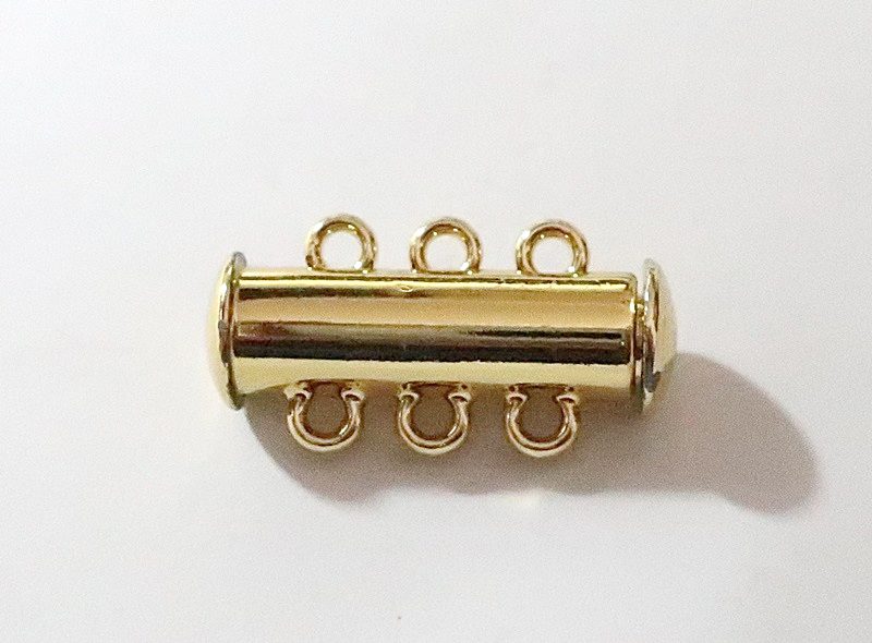 A SECURE 3 STRAND CLASP - GOLD Carousel 1