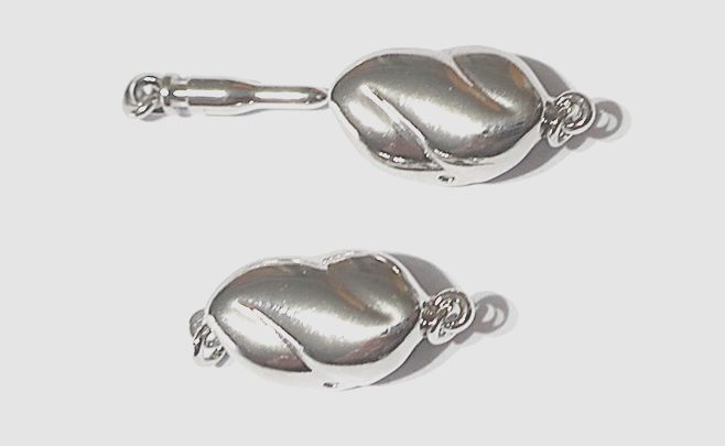 A QUALITY RHODIUM PLATED CLASP Carousel 1