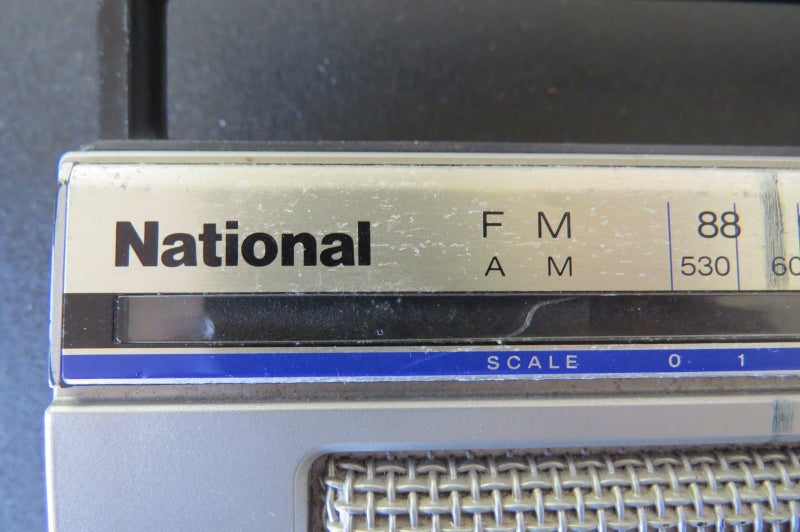 Vintage :- NATIONAL RADIO RF-538B - FM/AM Portable Radio - 2-Band Receiver Carousel 2