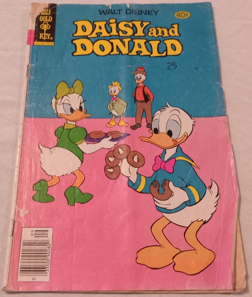 DISNEY GOLD KEY - DAISY AND DONALD 1979 - NO.40 Carousel 1