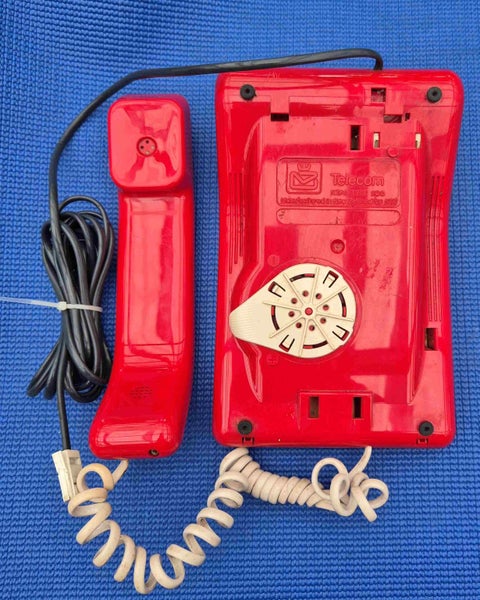 RED PERT Phone 1980s Carousel 3