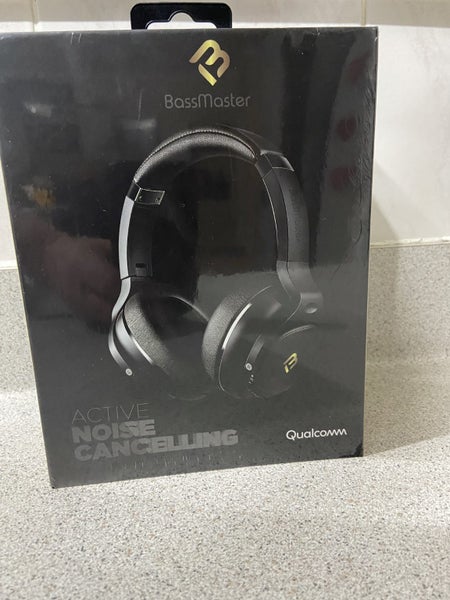 BASSMASTER HEADPHONES-NEW Carousel 1