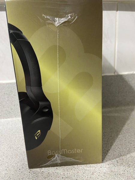 BASSMASTER HEADPHONES-NEW Carousel 2