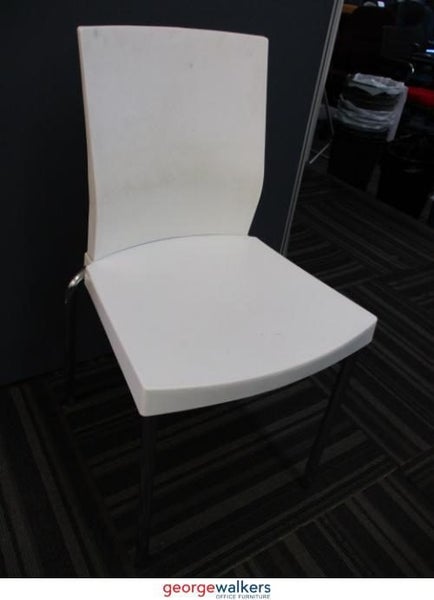 PR5438 - White Buro Caf Chair Carousel 1