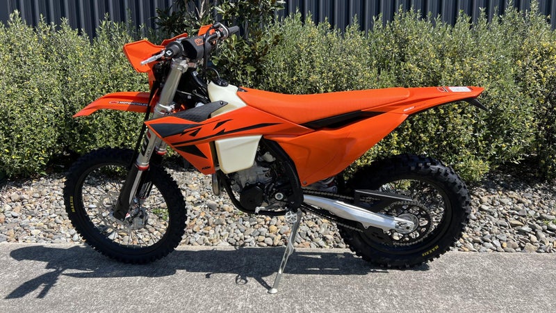 2025 KTM 500 EXC-F IN STORE NOW! ROAD LEGAL!62866857381251111