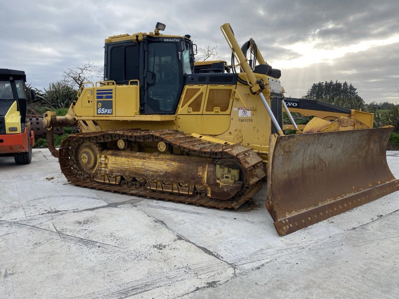 Komatsu D65PX I - Intelligent Dozer Carousel 2