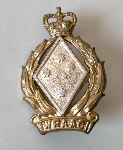 WOMEN'S ROYAL AUSTRALIAN ARMY CORPS BADGE - CLEARANCE SALE Carousel 1