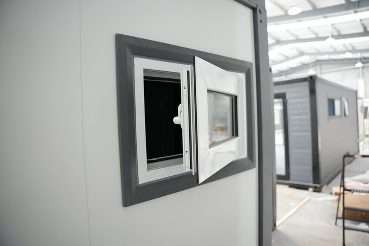 Toilet & Shower - South Island62931724301953114
