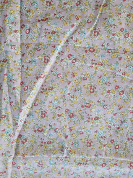 pretty floral on pinky background fabric Carousel 1