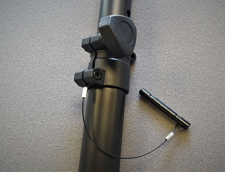 Pair of Sub-Woofer Speaker Pole 35mm WMS017 (ST12) + 800mm carry bag (ST29) Carousel 2